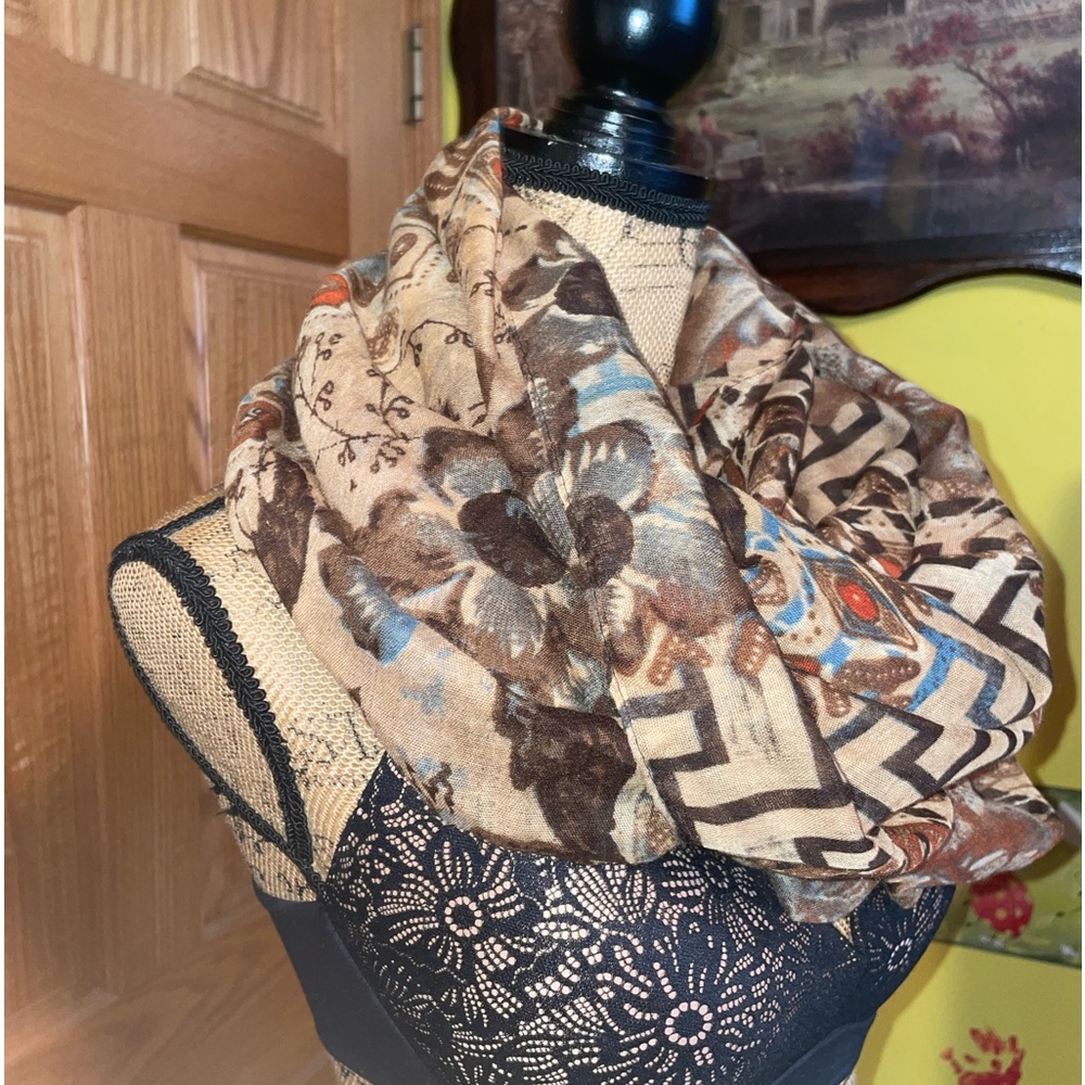 🤎🧡🌼Beautiful Earth toned Infinity Scarf/wrap